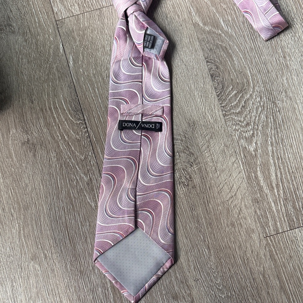Pink and Gray Men's Tie